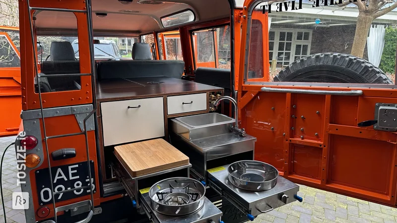 Extendable kitchen for Land Rover made of concrete plywood, by Leon